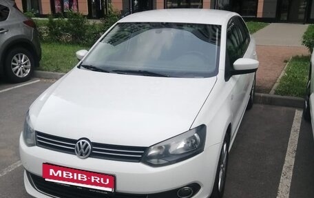 Volkswagen Polo VI (EU Market), 2015 год, 700 000 рублей, 2 фотография