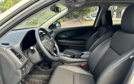 Honda Vezel, 2022 год, 1 430 000 рублей, 9 фотография