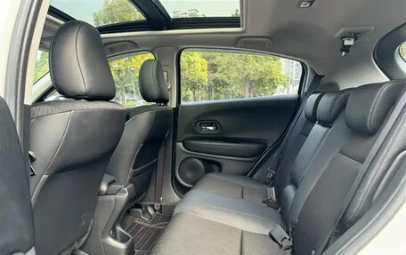 Honda Vezel, 2022 год, 1 430 000 рублей, 10 фотография