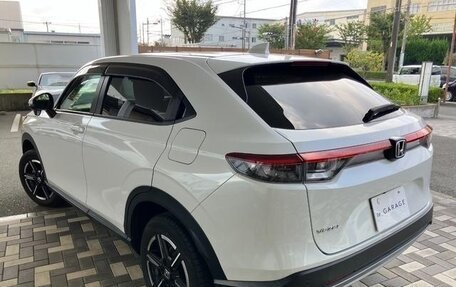 Honda Vezel, 2023 год, 1 780 007 рублей, 3 фотография