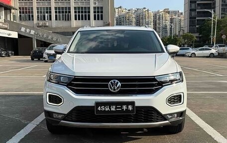 Volkswagen T-Roc I, 2022 год, 1 215 333 рублей, 2 фотография