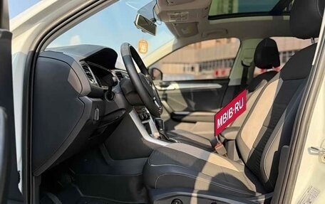 Volkswagen T-Roc I, 2022 год, 1 215 333 рублей, 11 фотография