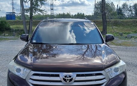 Toyota Highlander III, 2012 год, 1 950 000 рублей, 1 фотография