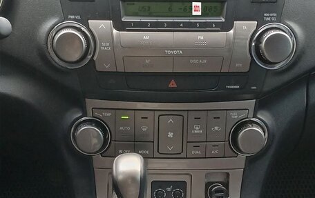 Toyota Highlander III, 2012 год, 1 950 000 рублей, 10 фотография