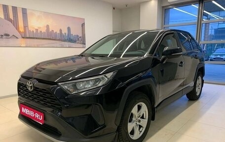 Toyota RAV4, 2021 год, 3 050 000 рублей, 1 фотография