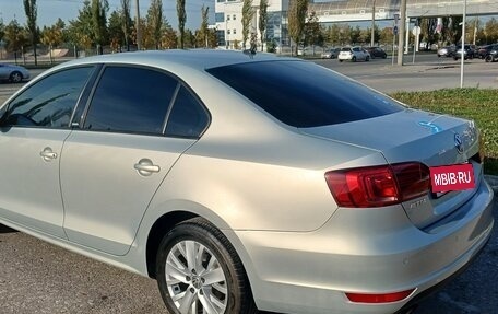 Volkswagen Jetta VI, 2014 год, 999 000 рублей, 2 фотография