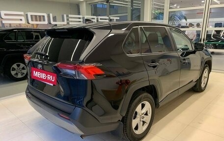 Toyota RAV4, 2021 год, 3 050 000 рублей, 4 фотография