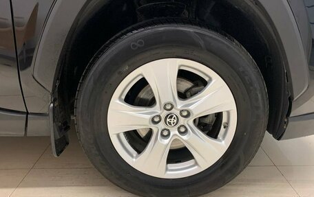 Toyota RAV4, 2021 год, 3 050 000 рублей, 12 фотография