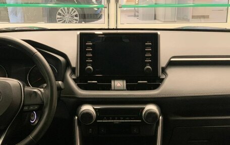 Toyota RAV4, 2021 год, 3 050 000 рублей, 15 фотография