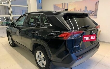 Toyota RAV4, 2021 год, 3 050 000 рублей, 6 фотография