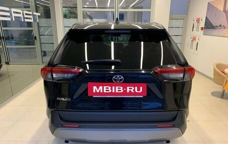 Toyota RAV4, 2021 год, 3 050 000 рублей, 5 фотография