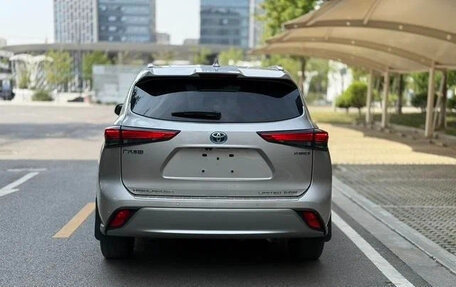 Toyota Highlander, 2022 год, 3 100 500 рублей, 6 фотография
