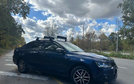 Volkswagen Jetta VI, 2012 год, 900 000 рублей, 4 фотография