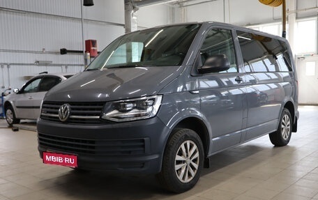Volkswagen Caravelle T6 рестайлинг, 2016 год, 2 659 990 рублей, 1 фотография