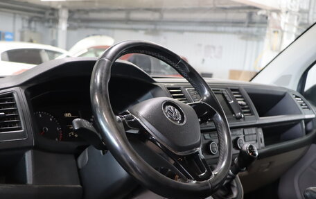 Volkswagen Caravelle T6 рестайлинг, 2016 год, 2 659 990 рублей, 9 фотография