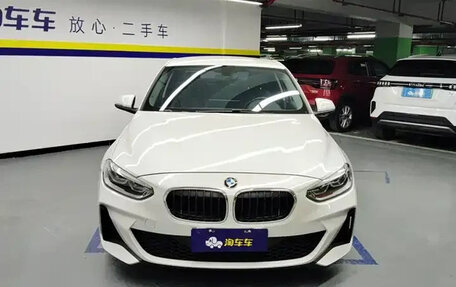 BMW 1 серия, 2022 год, 1 646 000 рублей, 2 фотография