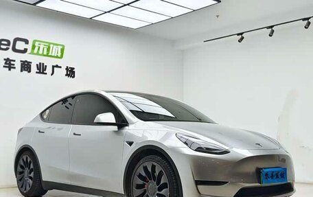 Tesla Model Y I, 2022 год, 4 039 887 рублей, 3 фотография