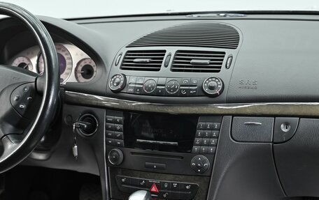 Mercedes-Benz E-Класс, 2004 год, 1 055 000 рублей, 10 фотография