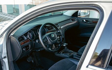 Skoda Superb III рестайлинг, 2008 год, 825 000 рублей, 13 фотография