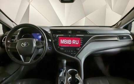 Toyota Camry, 2018 год, 2 059 000 рублей, 14 фотография