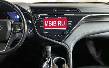 Toyota Camry, 2018 год, 2 059 000 рублей, 15 фотография