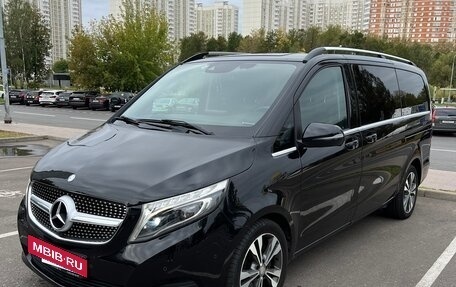 Mercedes-Benz V-Класс, 2017 год, 4 000 000 рублей, 2 фотография
