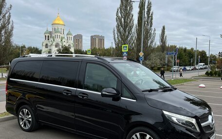 Mercedes-Benz V-Класс, 2017 год, 4 000 000 рублей, 16 фотография