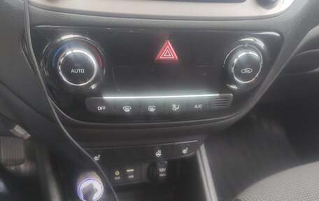 Hyundai Solaris II рестайлинг, 2018 год, 1 350 000 рублей, 6 фотография