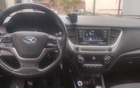 Hyundai Solaris II рестайлинг, 2018 год, 1 350 000 рублей, 8 фотография