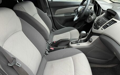 Chevrolet Cruze II, 2010 год, 645 000 рублей, 9 фотография