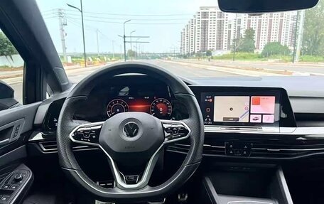 Volkswagen Golf VIII, 2022 год, 1 670 000 рублей, 6 фотография