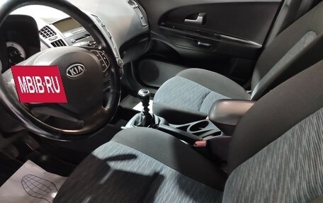 KIA cee'd I рестайлинг, 2009 год, 800 000 рублей, 15 фотография