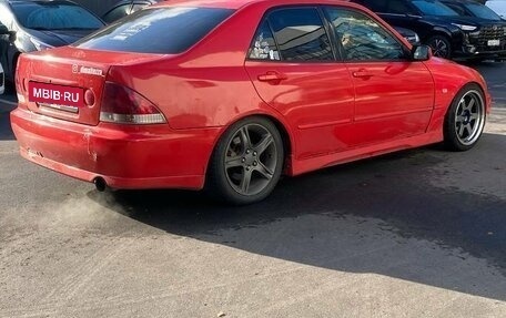 Toyota Altezza, 2001 год, 700 000 рублей, 5 фотография