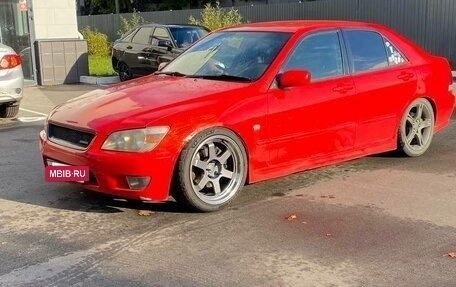 Toyota Altezza, 2001 год, 700 000 рублей, 3 фотография