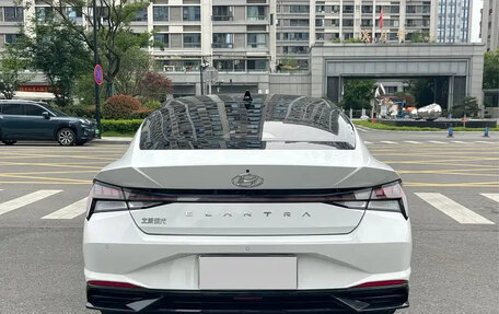 Hyundai Elantra, 2022 год, 1 400 000 рублей, 4 фотография