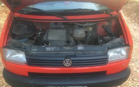 Volkswagen Transporter T4, 2001 год, 850 000 рублей, 1 фотография