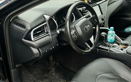 Toyota Camry, 2019 год, 2 000 000 рублей, 10 фотография