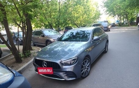 Mercedes-Benz E-Класс, 2022 год, 5 900 000 рублей, 2 фотография