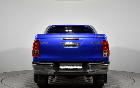 Toyota Hilux VIII, 2015 год, 2 990 000 рублей, 6 фотография