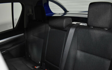 Toyota Hilux VIII, 2015 год, 2 990 000 рублей, 11 фотография