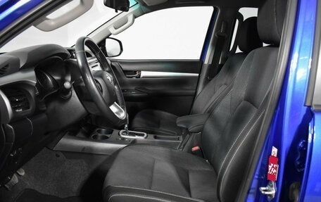 Toyota Hilux VIII, 2015 год, 2 990 000 рублей, 10 фотография