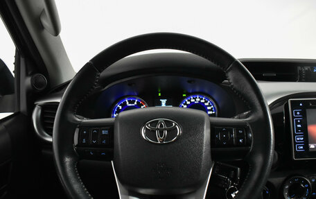 Toyota Hilux VIII, 2015 год, 2 990 000 рублей, 19 фотография