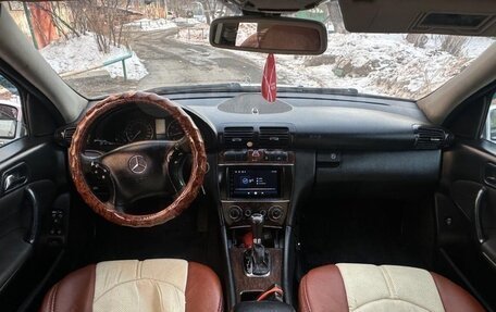 Mercedes-Benz C-Класс, 2005 год, 600 000 рублей, 8 фотография
