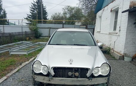 Mercedes-Benz C-Класс, 2005 год, 600 000 рублей, 12 фотография