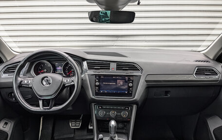 Volkswagen Tiguan II, 2019 год, 2 345 000 рублей, 14 фотография