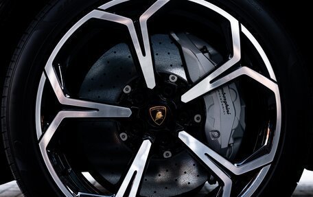 Lamborghini Urus I, 2024 год, 35 000 000 рублей, 12 фотография