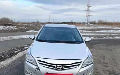 Hyundai Solaris II рестайлинг, 2016 год, 1 075 000 рублей, 2 фотография