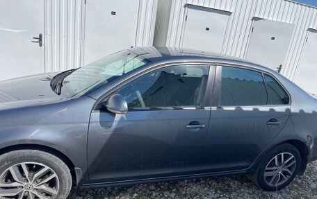 Volkswagen Jetta VI, 2010 год, 835 000 рублей, 3 фотография