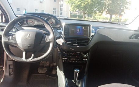 Peugeot 208 II, 2013 год, 895 000 рублей, 8 фотография