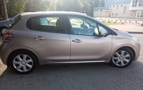 Peugeot 208 II, 2013 год, 895 000 рублей, 3 фотография